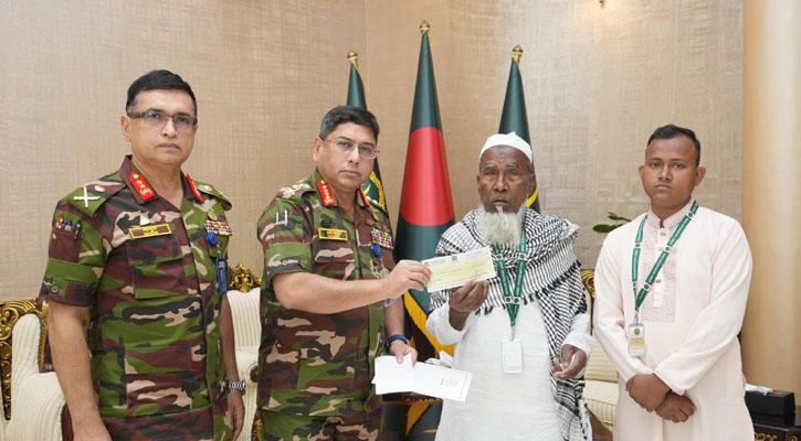 শহীদ আবু সাঈদের বাবাকে আর্থিক সহায়তা সেনাপ্রধানের